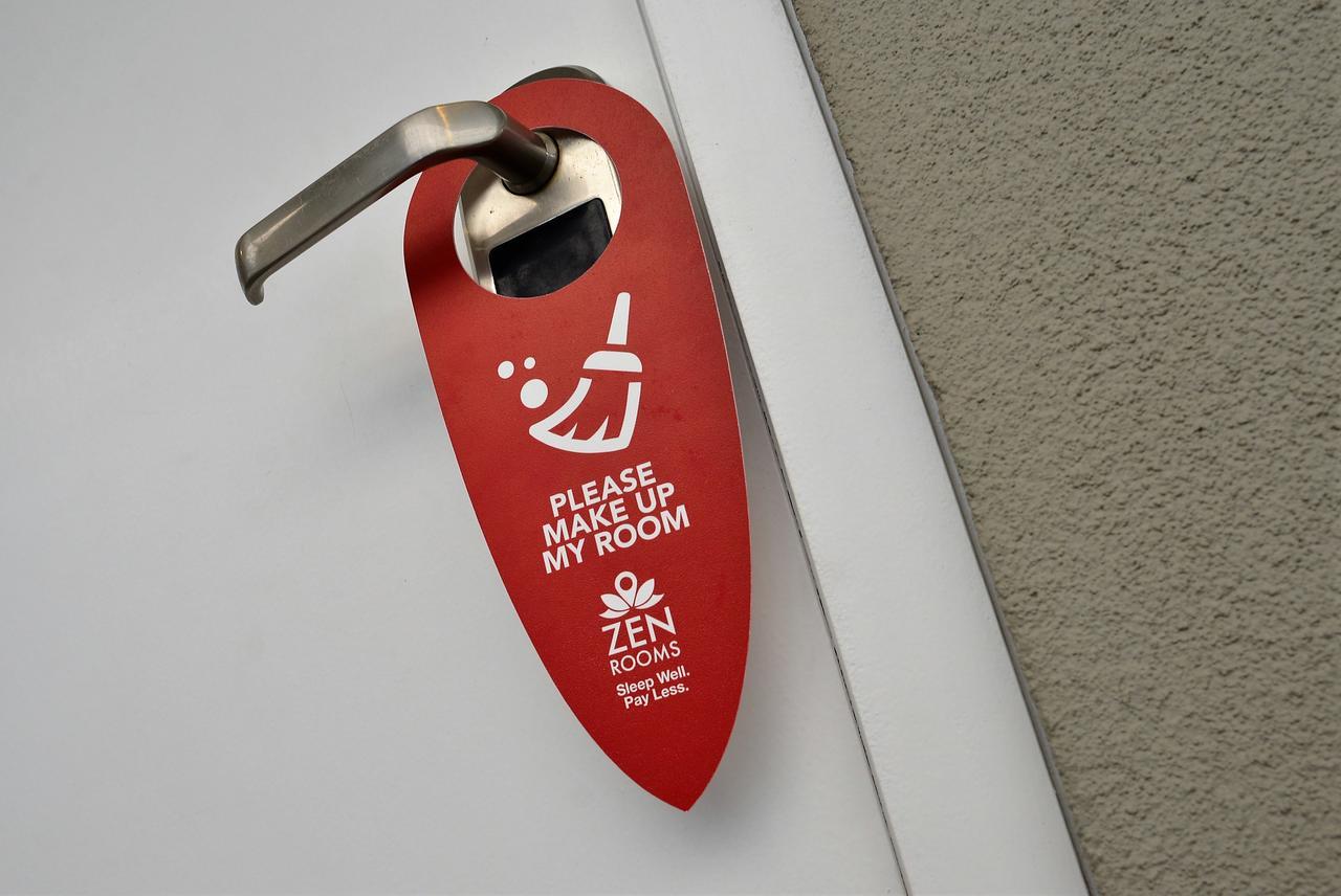Zen Rooms Basic Kualanamu Medan Exteriör bild