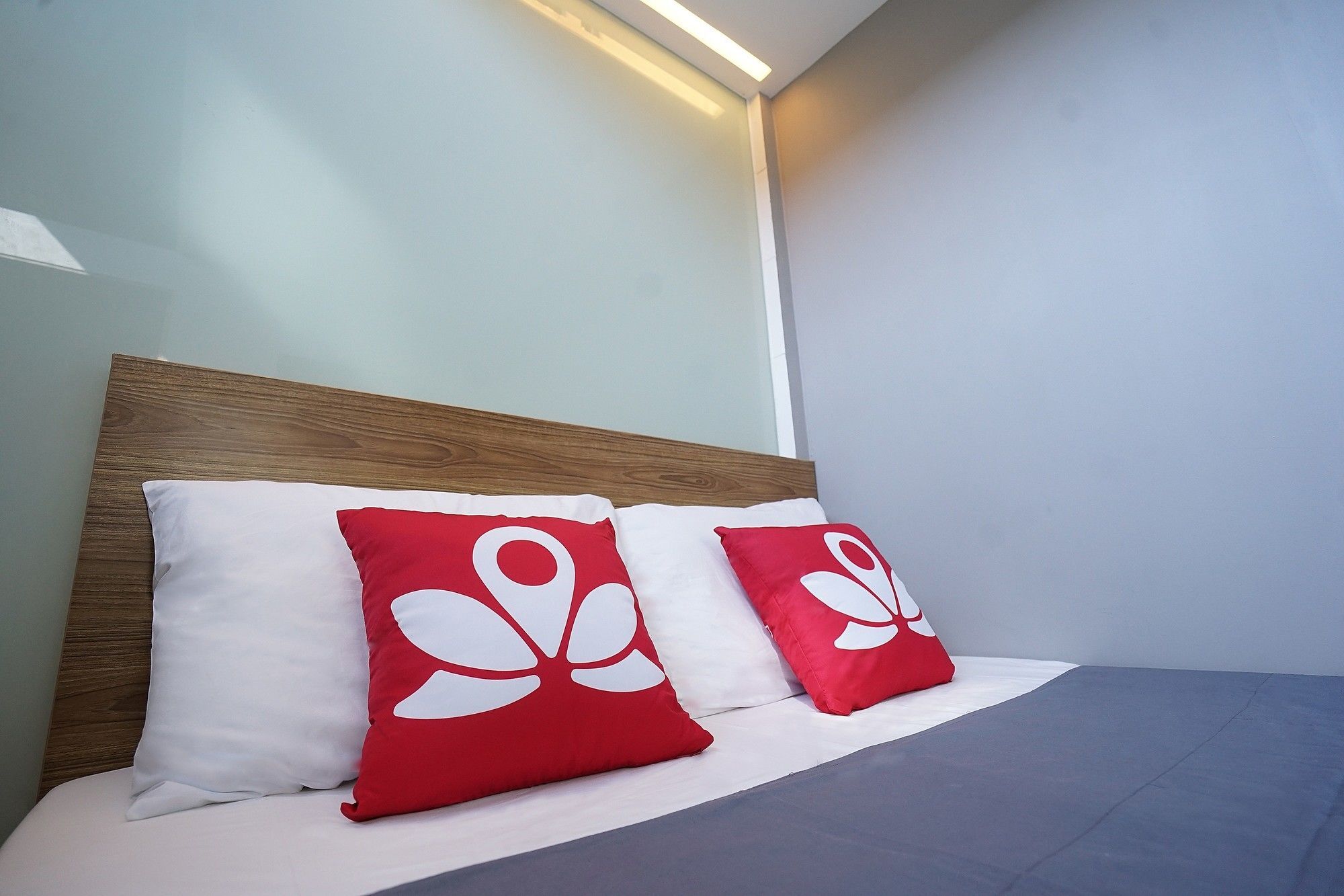 Zen Rooms Basic Kualanamu Medan Exteriör bild