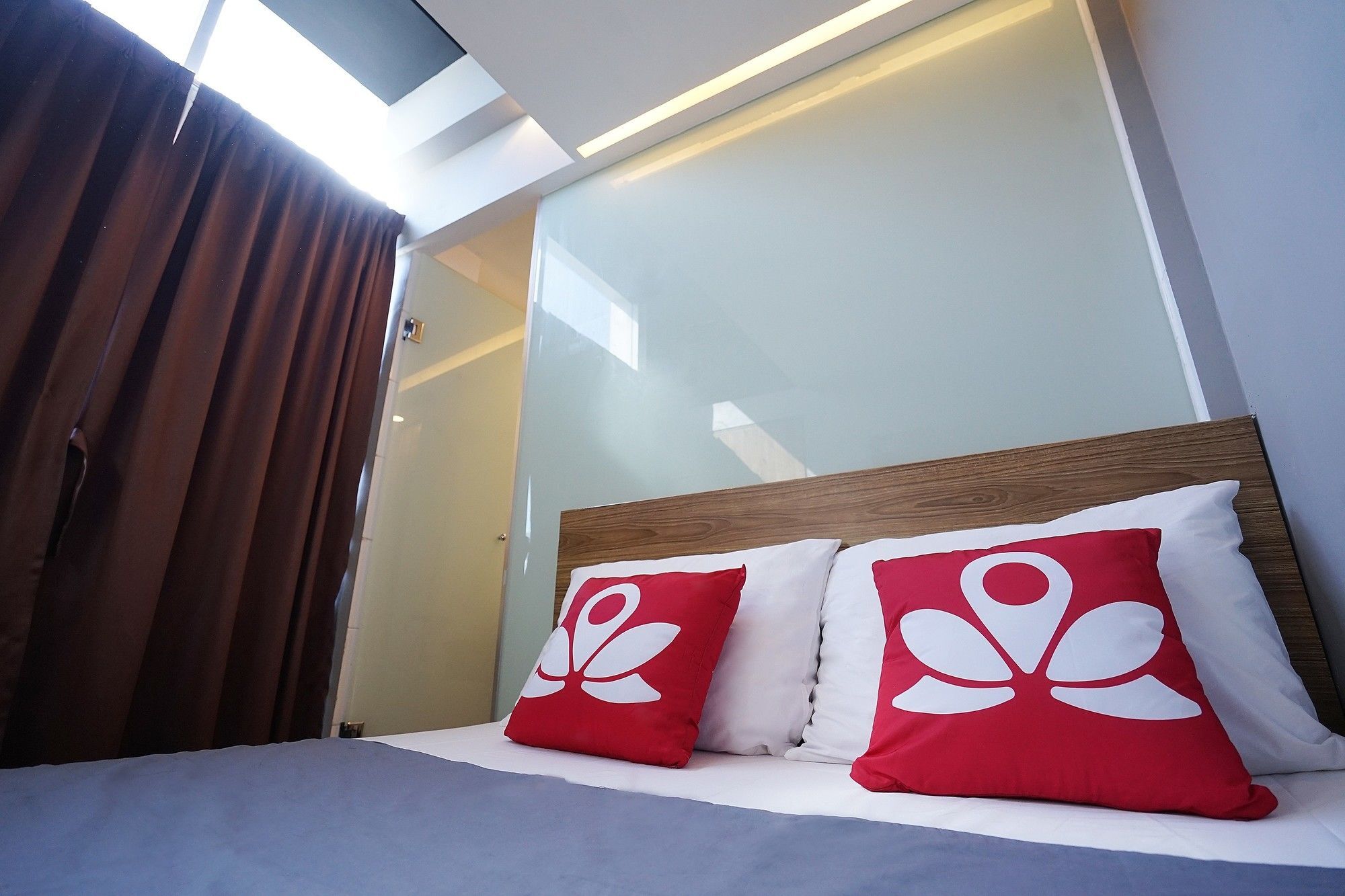Zen Rooms Basic Kualanamu Medan Exteriör bild